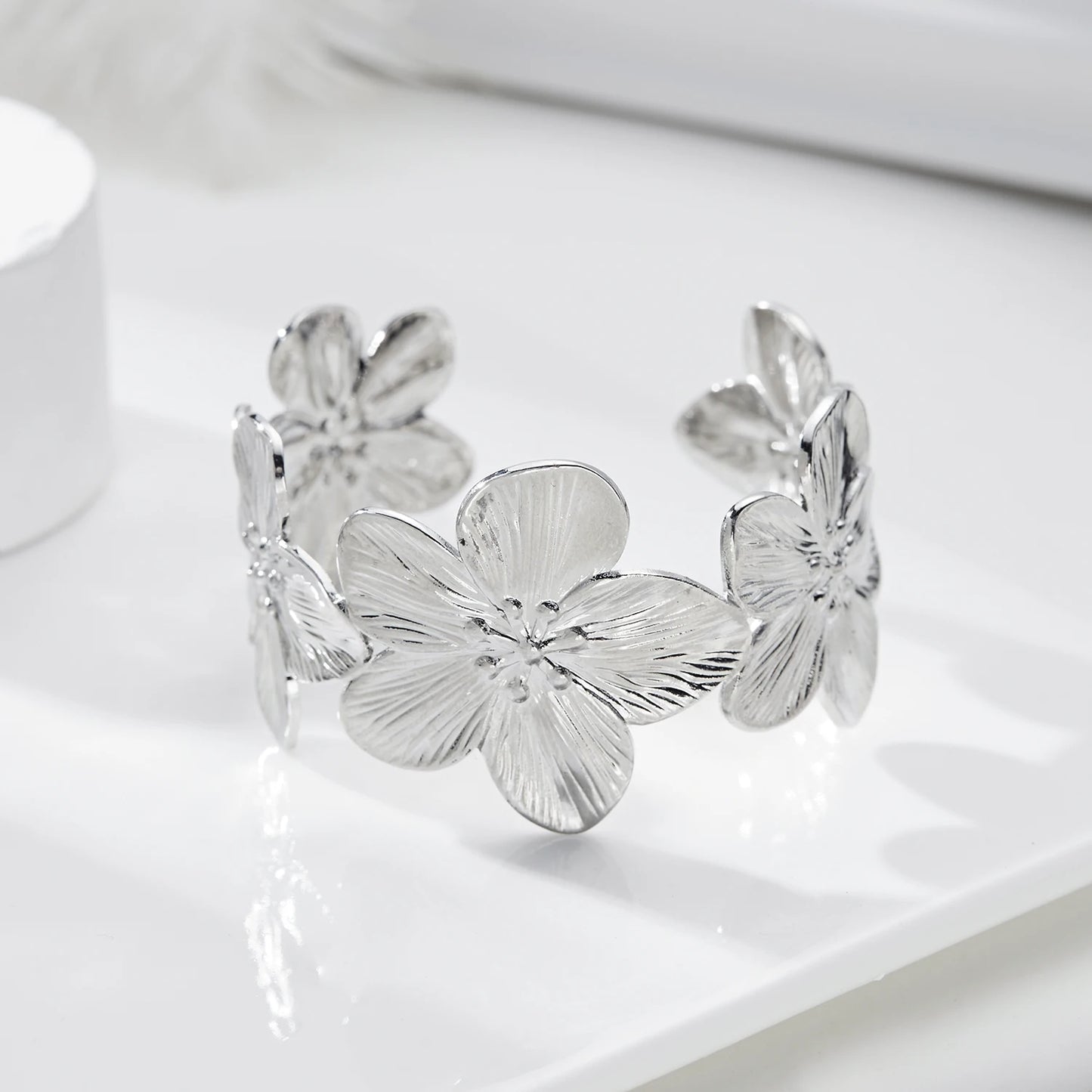 High Quality Stainless Steel Hollow Flower Butterfly Open Wide Bracelet Gold Plated Adjustable Cuff Bracelets for Women Jewelry